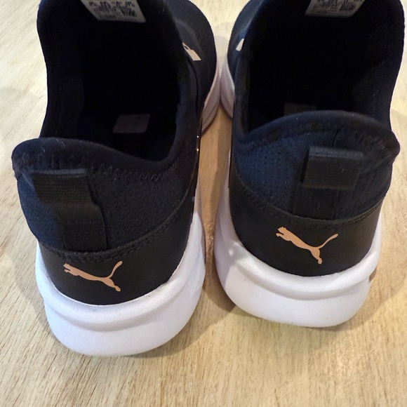 NWOT Puma Softfoam+ Enzo Casual Sneakers - Picture 4 of 6